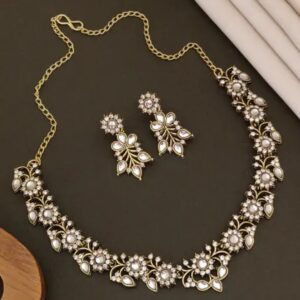 Daisy Chain Necklace